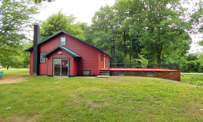 Conneaut House | Stunning views in a great location for hunting fishing or just vacation!