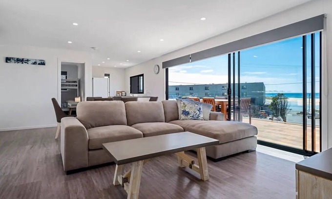 Scamander Apartment | Stunning Views - Scamander Lifestyle!