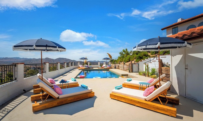 Yucca Valley Villa | Stunning Views, Speakeasy Bar, Pool, Hot Tub, Sauna, Cold Plunge, Outdoor dining