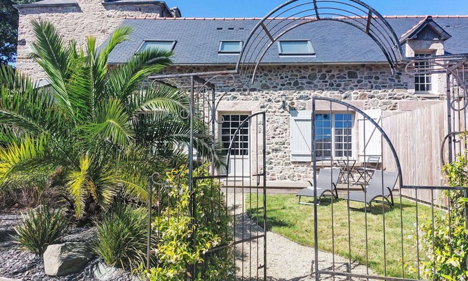 Plurien House | Stunning villa for 3 guests with WIFI, TV, patio and parking