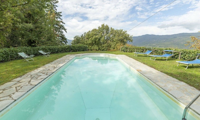 Pieve di Chio House | Stunning villa for 10 guests with private pool, WIFI, TV, patio, pets allowed and parking