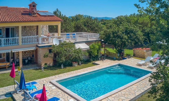 Marceljani House | Stunning villa for 12 guests with A/C, private pool, WIFI, TV and terrace