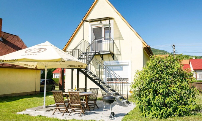 Badacsonytomaj House | Stunning villa for 4 guests with A/C, WIFI, TV and balcony