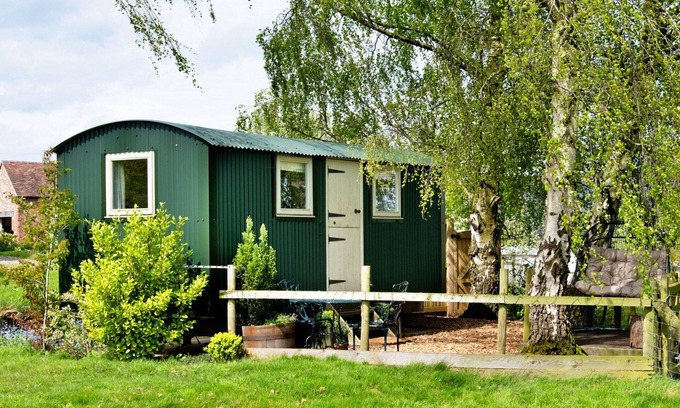 Nordley House | Stunning villa for 2 people with WIFI, TV, terrace and parking