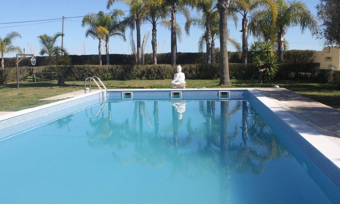 Montijo House | Stunning villa for 6 guests with A/C, WIFI, pool, TV, terrace and parking