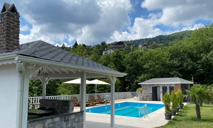Yanik Villa | Stunning Villa in Peaceful Sapanca in Kartepe