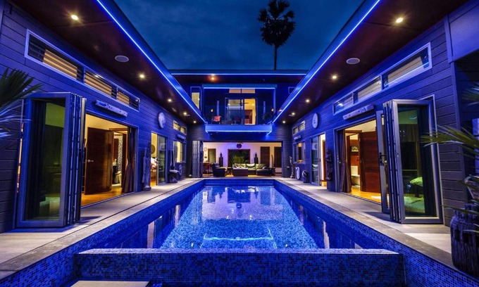 Maret Villa | Stunning villa with ocean views and free car
