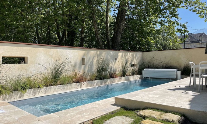 Berson Cottage | Stunning vineyard cottage with pool and terrace