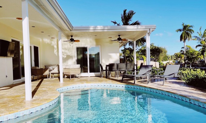 Coral Ridge Isles House | Stunning Waterfront Home W/ Pool - 3BR/2Bath + Den