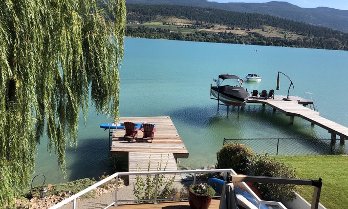 Vernon House | Stunning Waterfront on Vernon's Kalamalka Lake w 3 Bedrooms