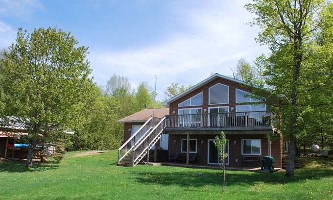 McMurrich/Monteith Cottage | Stunning Waterfront Cottage on Bear Lake – Your Year-Round Getaway