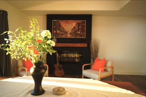 Discovery Bay Villa | Stunning Waterfront 3BR Retreat - Perfect Getaway