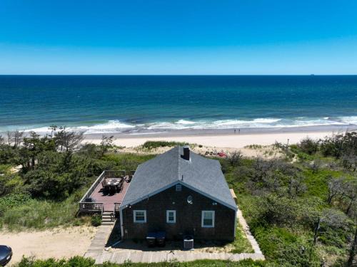 South Wellfleet House | Stunning Waterfront Views Beach steps away