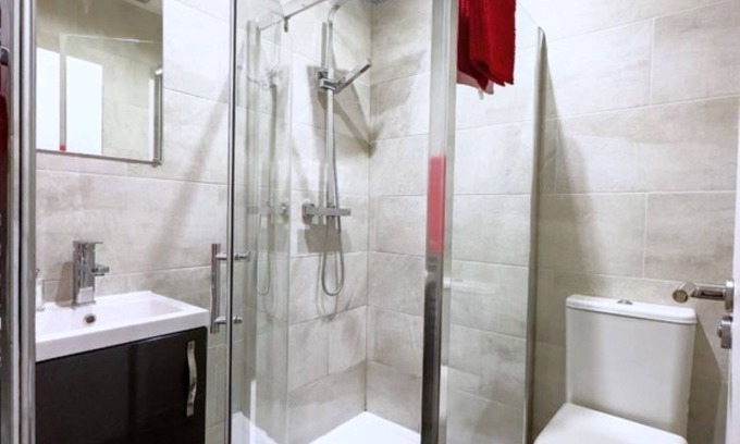 Waddon Apartment | Stunning x2 bedroom apartment * free parking and Wi-Fi