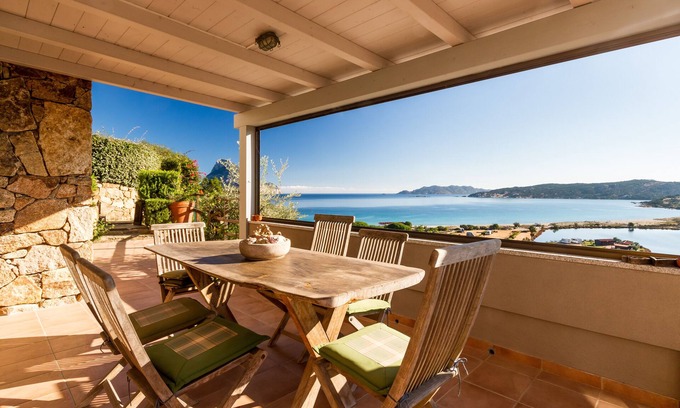 Porto Taverna Apartment | Stupenda Vista Vicino Alla Spiaggia e a 4 km. da un Campo da Golf