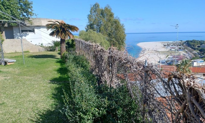 Soverato Apartment | Stupendo Appartamento con Giardino, Posto Auto e Vista Sulla Baia di Soverato