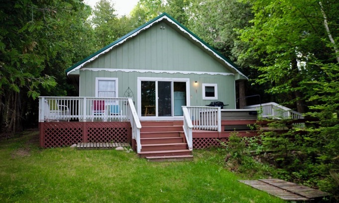 Drummond House | Sturgeon Bay Chalet on Drummond Island