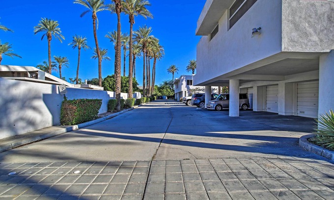 Cathedral City Resort | Style and comfort