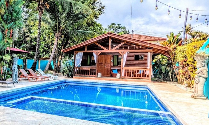Barrio Las Parcelas Cabin | Style and Comfort: Tropical Studio Cabina A/C Pool