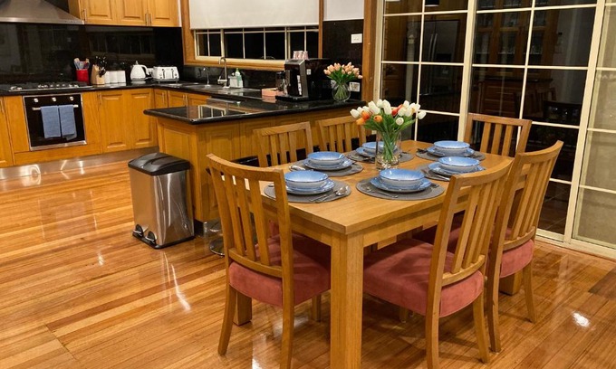 Glenroy House | Style/Comfort/Spacious 4 bedroom house plus study