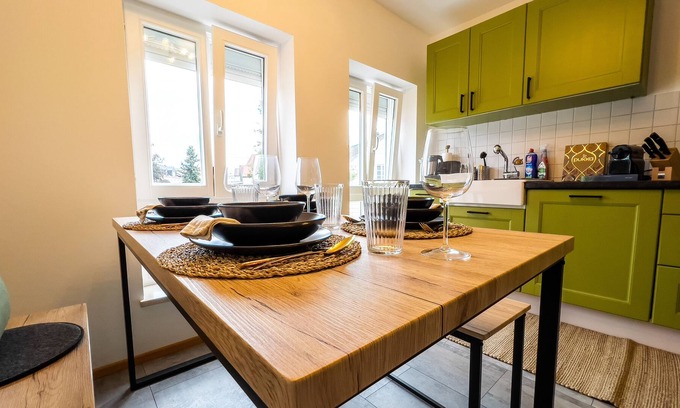 Deggendorf Condo | STYLE - NETFLIX - PARKING - CENTRAL