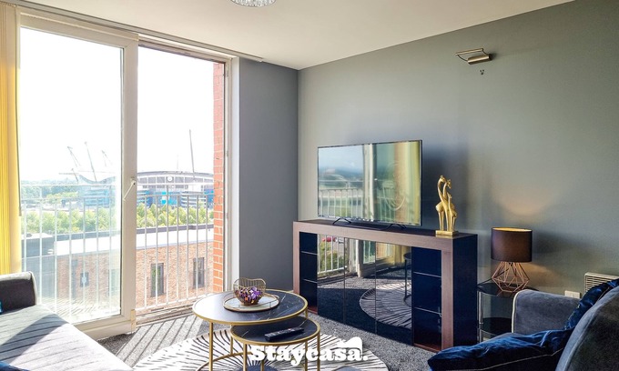 Clayton Apartment | Stylish 1-Bed Apartment with Parking