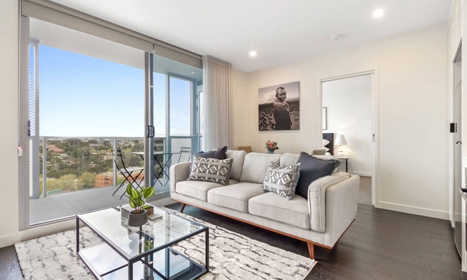 Richmond North Apartment | Stylish 1-Bed Apartment with Balcony, Sauna & Gym