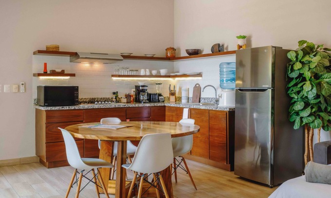 Colonia Andres Apartment | Stylish 1 Bedroom Apt Housekeeping Pool Free Bikes Scuba Discount