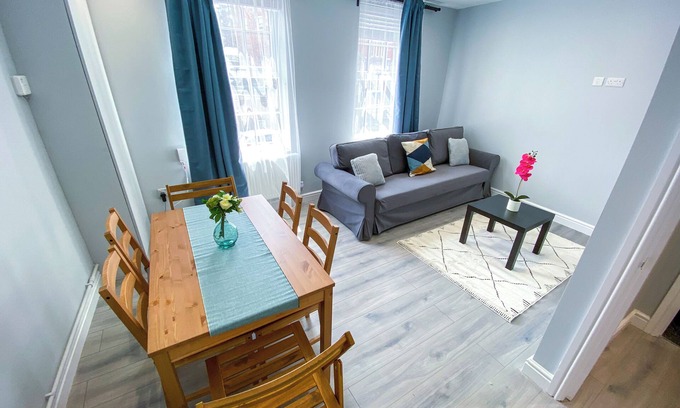 Harringay Apartment | Stylish 1 Bedroom Flat - 5 Guest London- F1