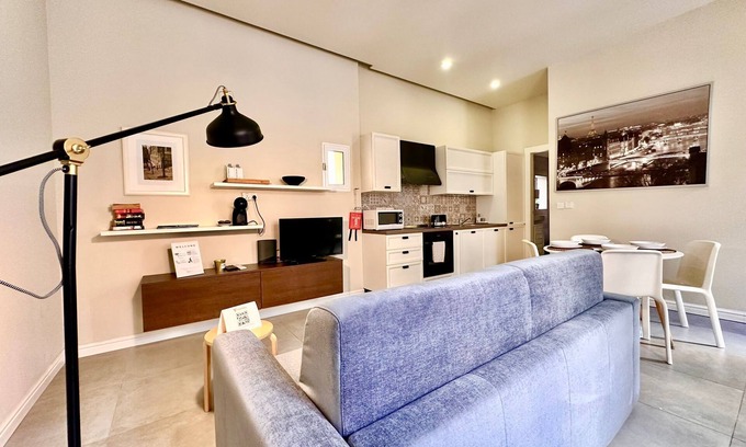 Gzira Apartment | Stylish 1Bed Apartment off the sea front