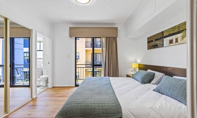 Northbridge Apartment | Stylish 1Bedroom Northbridge Apartment With Pool