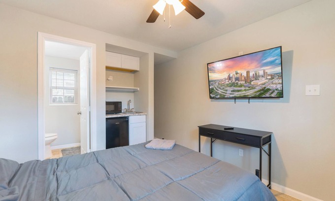 East Downtown Houston Apartment | Stylish 1BR APT | Downtown Houston