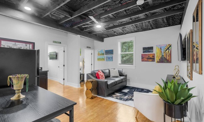 Biloxi Condo | Stylish 1BR Condo in Biloxi with Game Room