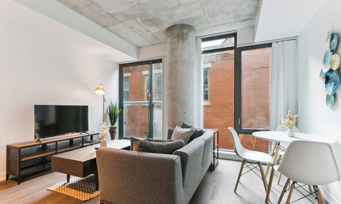 Fashion District Condo | Stylish 1BR Condo in the Heart of King West
