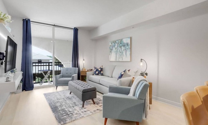 Boynton Beach Apartment | Stylish 1BR Condo Rooftop Pool Close to Beach