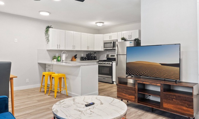 Clarksville Apartment | Stylish 1BR | Downtown | Evonify 7158
