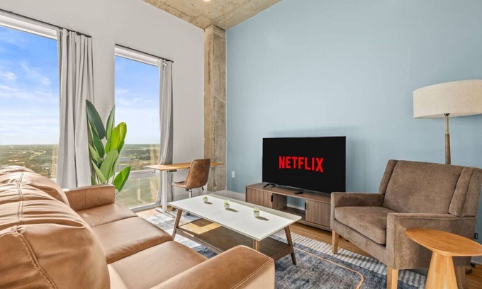 Channel District Apartment | Stylish 1BR in Heart of Channelside