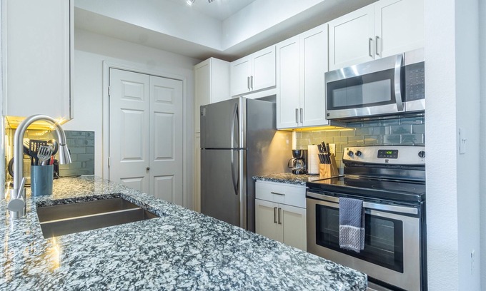Valley Ranch Apartment | Stylish 1BR Suite | Gym, Pool Access & Parking