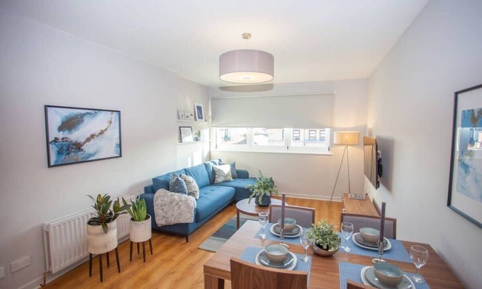 East End Apartment | Stylish 2-Bed Apartment Near Glasgow Green