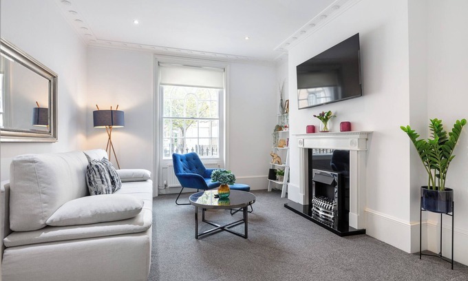 Kings Cross St. Pancras Apartment | Stylish 2 Bed APT w/Garden by St Pancras International