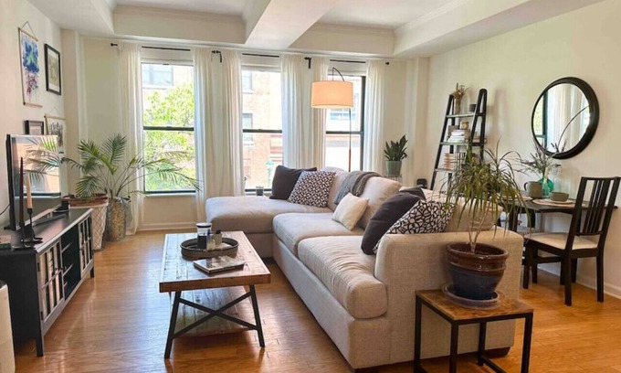 Downtown Syracuse Condo | Stylish 2-Bed Retreat in Downtown Armory Square