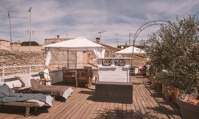 Mont Duplan Apartment | Stylish 2 bedroom apart. with breathtaking private Rooftop, garage