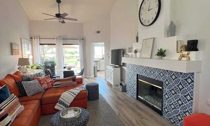 Palm Desert Condo | Stylish 2-bedroom condo in Palm Desert with WiFi, AC, and a golf course!