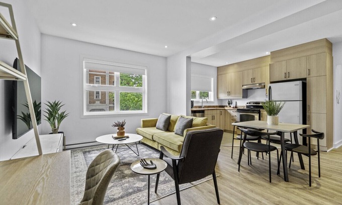 Little Italy Apartment | Stylish 2-Bedroom Haven by Jean Talon Market