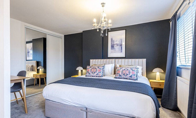 Blacon House | Stylish 2 bedroom house in quiet suburb of Chester Sleeps 6 by Restfully