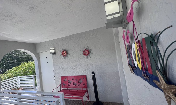 Flagami Apartment | Stylish 2 Bedrooms Apartment by Miami Airport