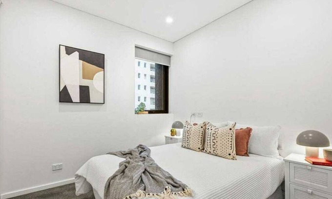 South Perth Apartment | Stylish 2-BR Apartment in the Heart of South Perth