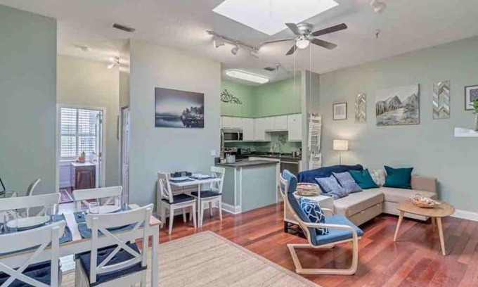 Springfield Apartment | Stylish 2 BR apartment - perfect for relaxing!