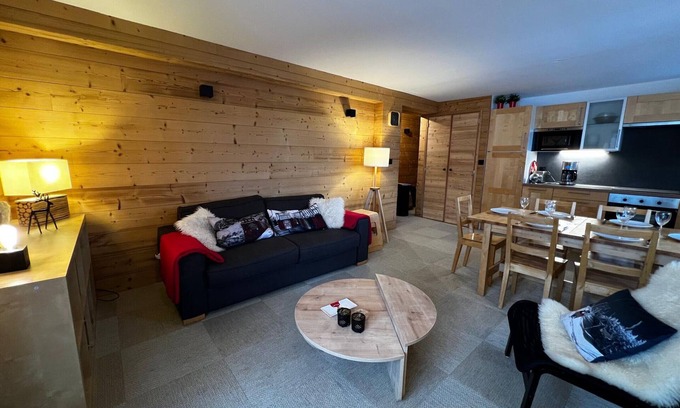 Gouaux-de-Larboust Apartment | Stylish 2-BR Apt, Sleeps 8, Ski-in/Ski-out, South-Facing Balcony, Family-Friendly Amenities