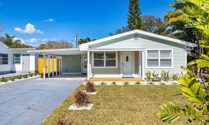 Gulfport House | Stylish 2 BR Bungalow in Trendy Gulfport